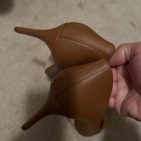 14th & Union Women's Carmel Tan Maty Classic Pump Heels - Picture 4 of 6